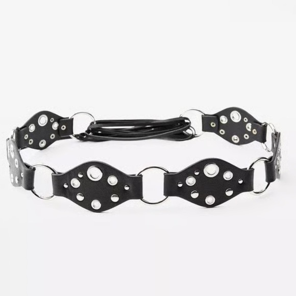NWOT. Zara Black Leather Studs and Circular Metal Contrast Belt.
